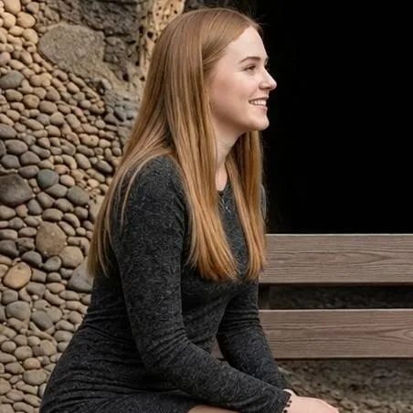 chat with ai character: Claire Mitchell