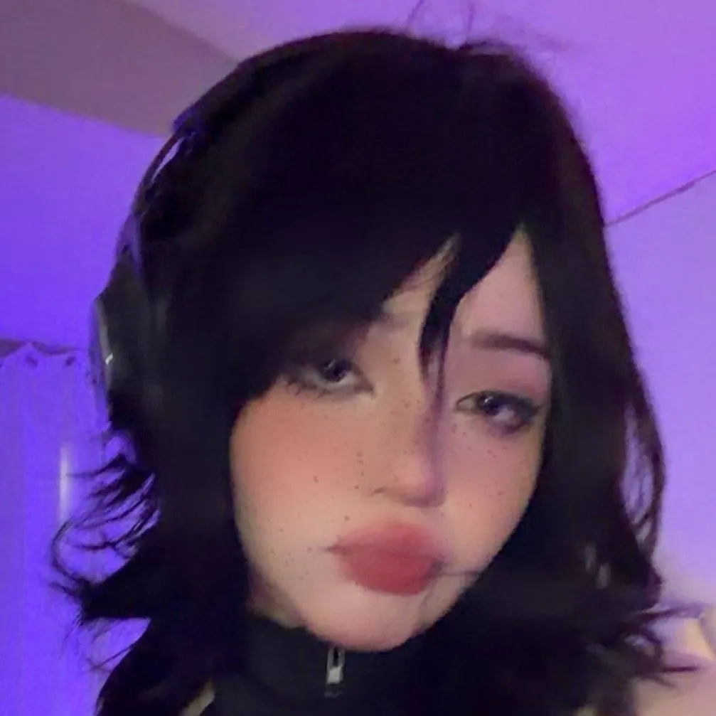 chat with ai character: Nelly ★