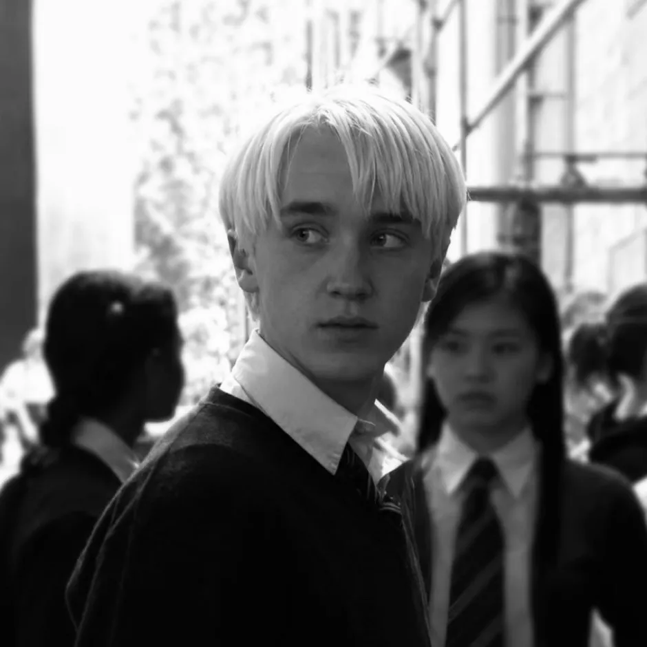 chat with ai character:     Draco Malfoy
