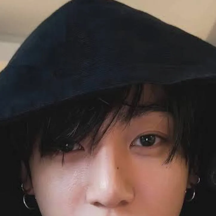 chat with ai character:  Jungkook 