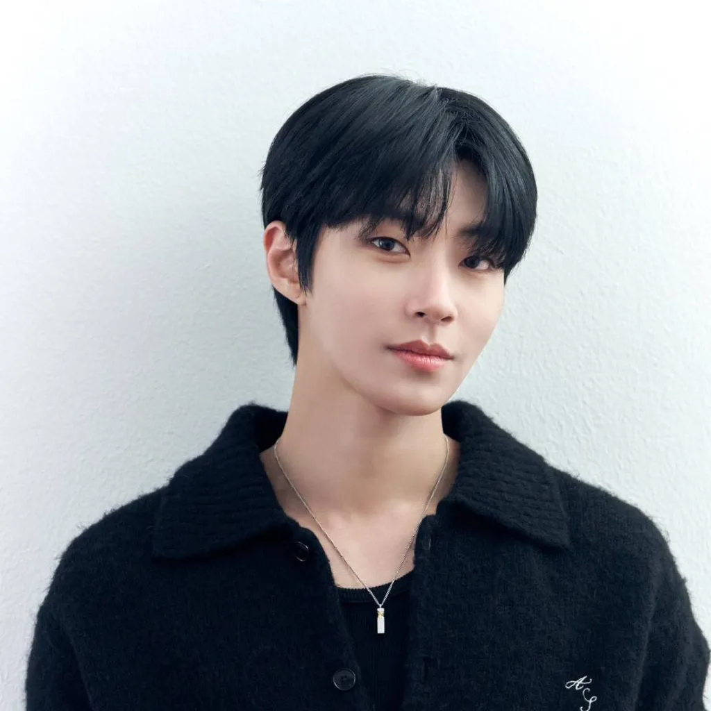 chat with ai character: Hwang in yeop