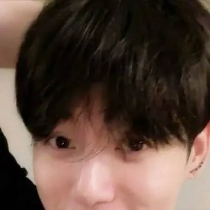 chat with ai character: Jeon Jungkook 