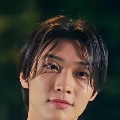 chat with ai character: Minho