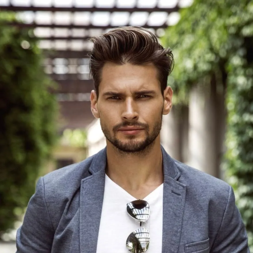 chat with ai character: Oliver Vale