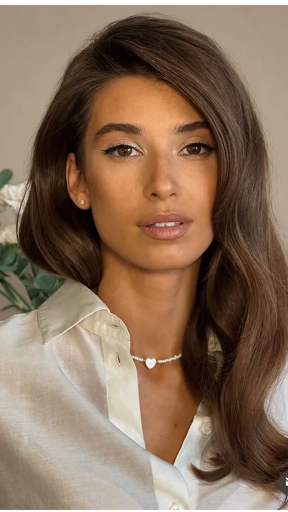 Talkie AI - Chat with Elena