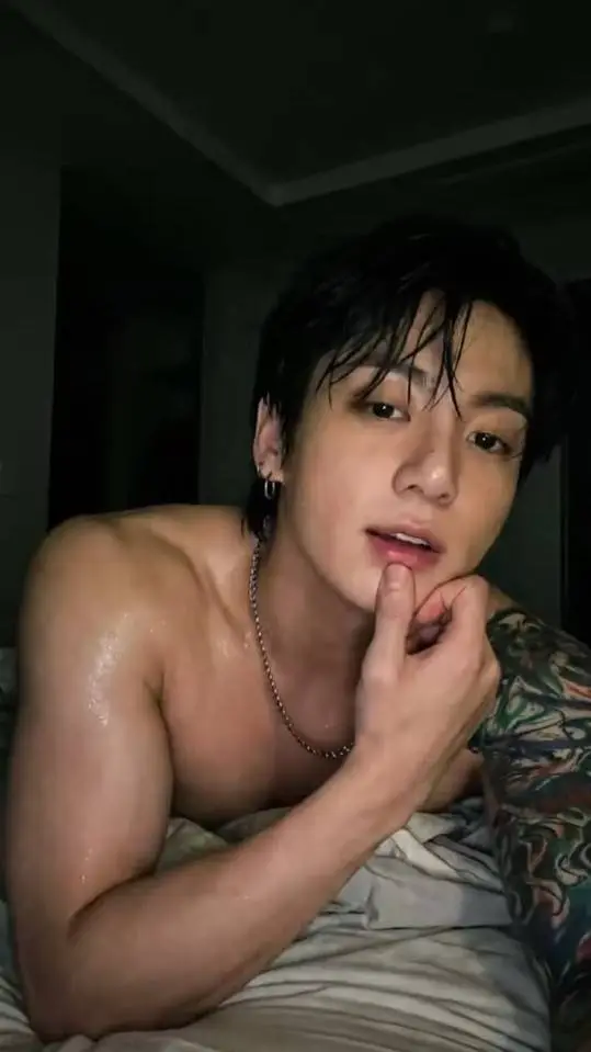 Talkie AI - Chat with jungkook (suami)