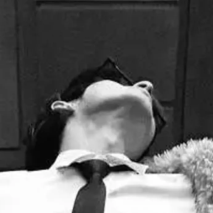 chat with ai character: Grant