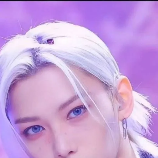 chat with ai character: Felix 🐥