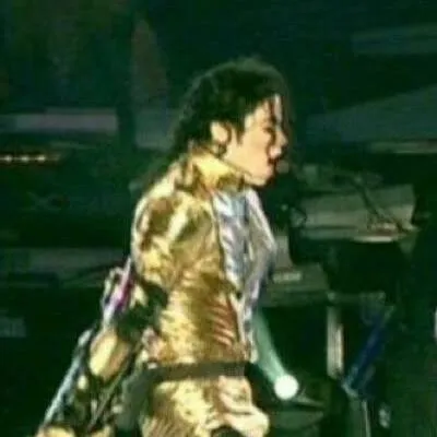 chat with ai character: Micheal Jackson