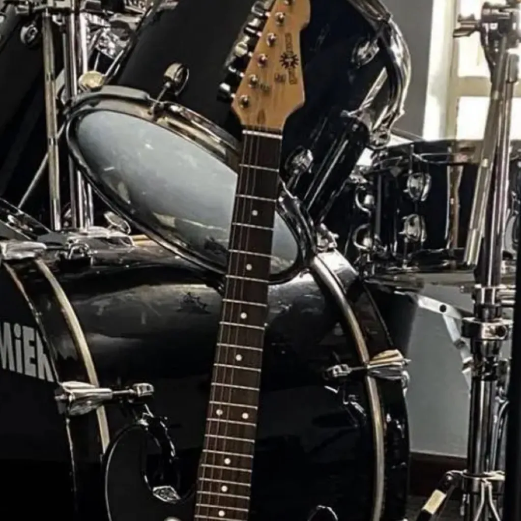 chat with ai character: Band 