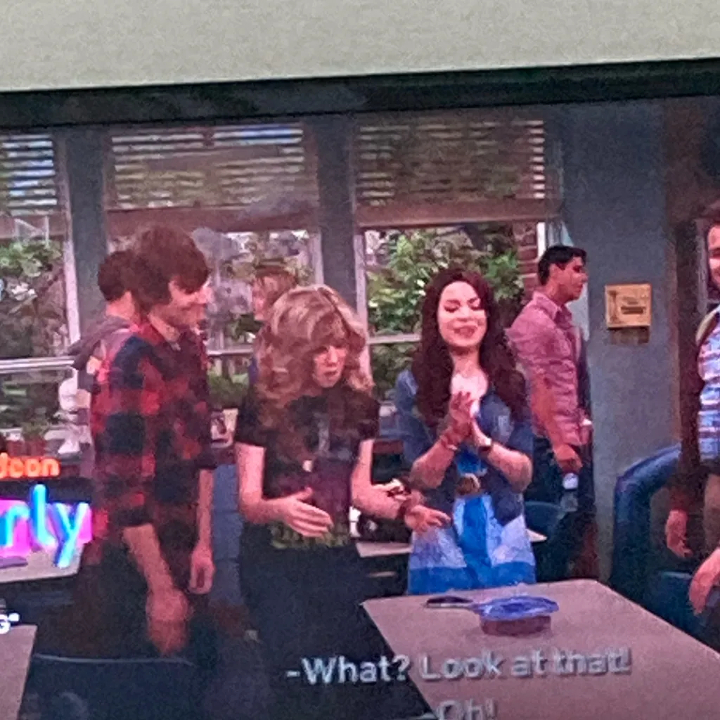 chat with ai character: ICarly 