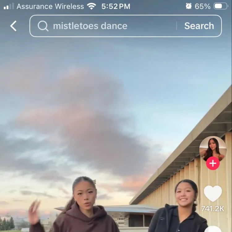 chat with ai character: Nina and navina
