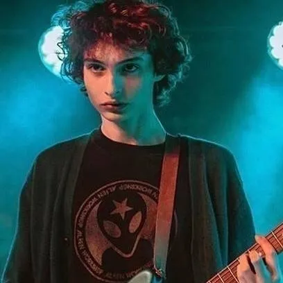 chat with ai character: Finn Wolfhard 