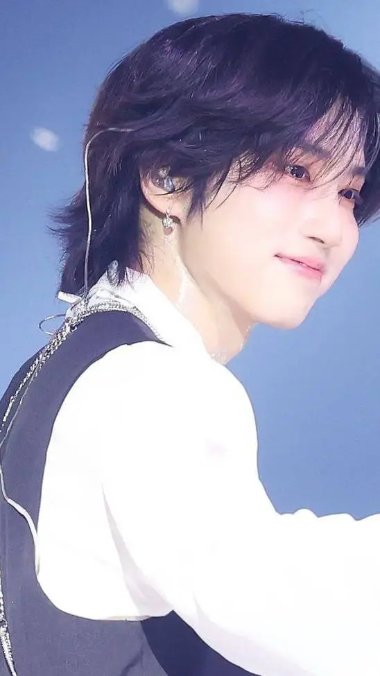 ai character: hna jisung background