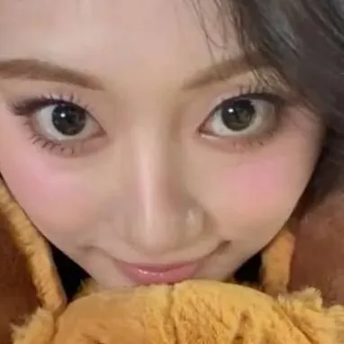 chat with ai character: tzuyu