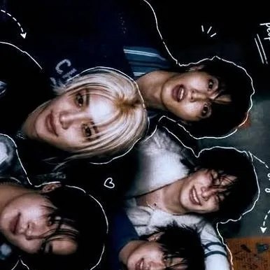 chat with ai character: Skz chill day🙂