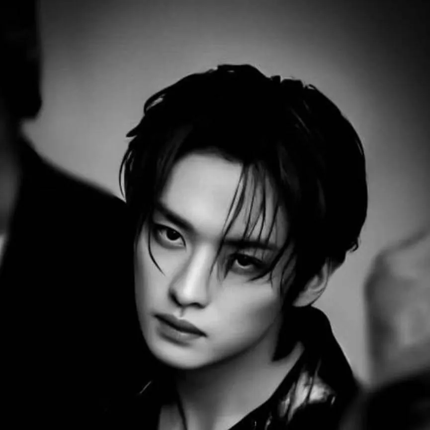 chat with ai character: Lee Min-ho