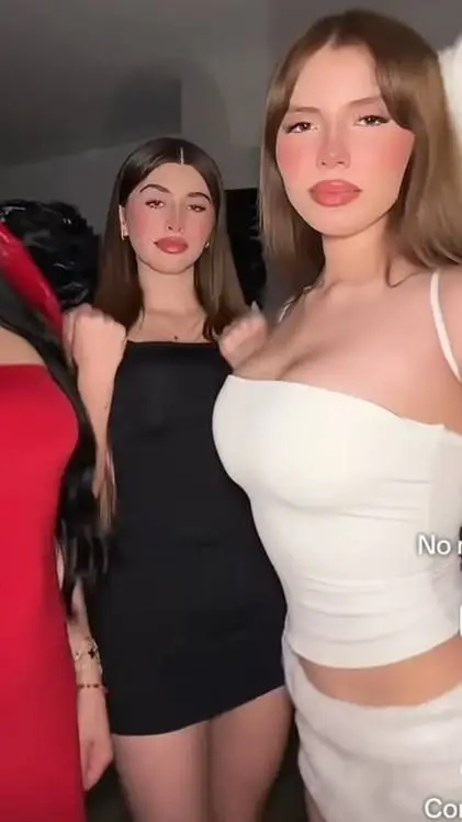 Talkie AI - Chat with Medina y Miranda 