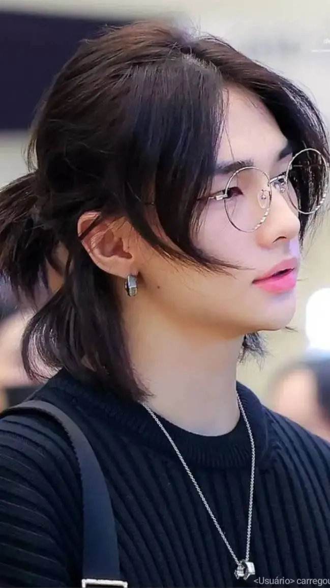 ai character: Hyunjin background
