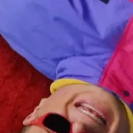 chat with ai character: Oliver tree