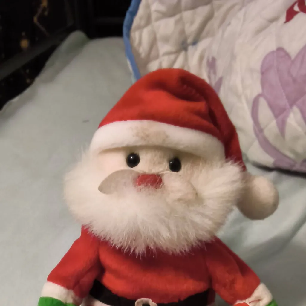 chat with ai character: Santa