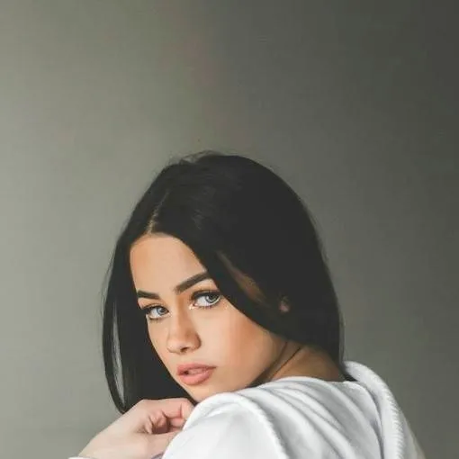 chat with ai character: Vanessa 