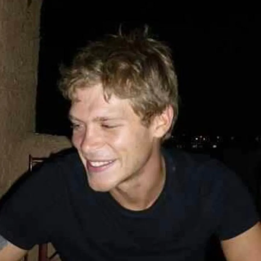 chat with ai character: Klaus Mikaelson