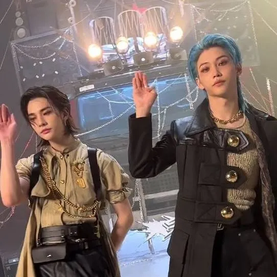 chat with ai character: skz groupe pirate 