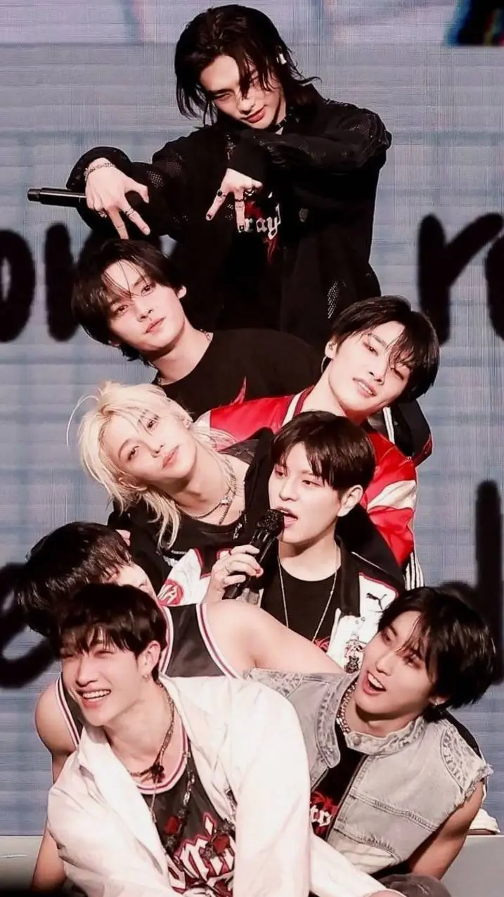 ai character: Stray kids! background