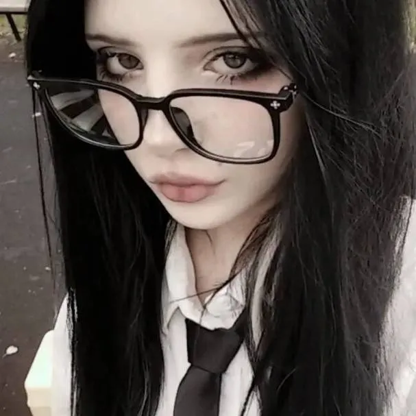 chat with ai character: Соня