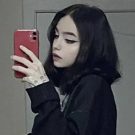 chat with ai character: Даша