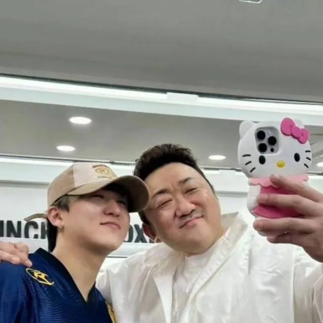 chat with ai character: Changbin 