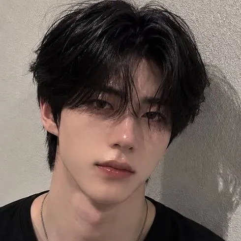 chat with ai character: Ji-Hun🎧🪽