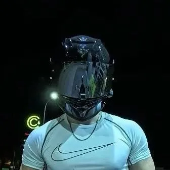 chat with ai character: Alex