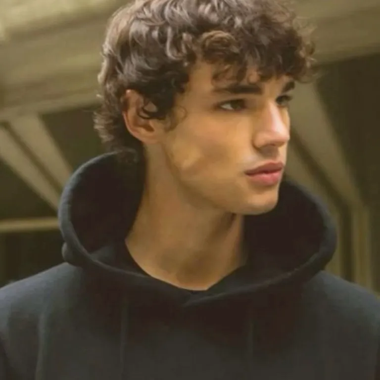 chat with ai character: Thiago Di Bianco