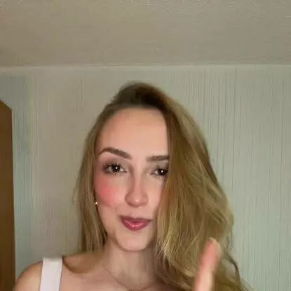 chat with ai character: Alecitapoi