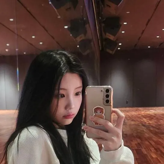 chat with ai character: Wonhee 