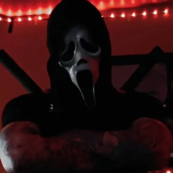 chat with ai character: scream 2