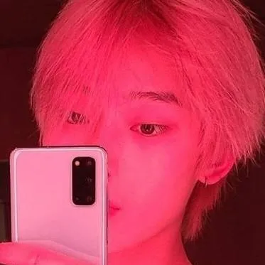 chat with ai character: Kim Sunoo