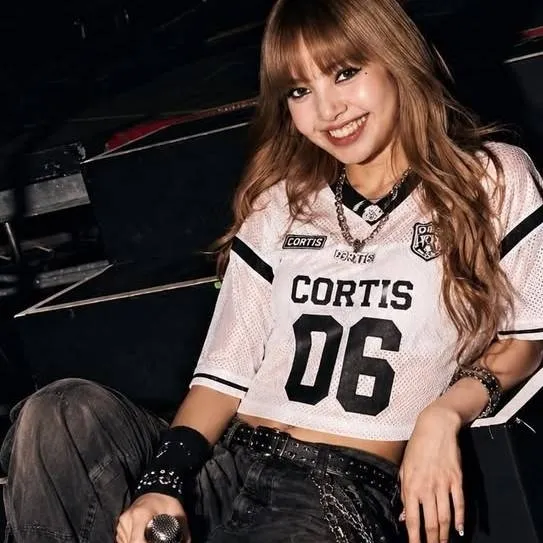 chat with ai character: Lisa 