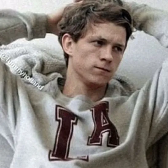 chat with ai character: Tom Holland