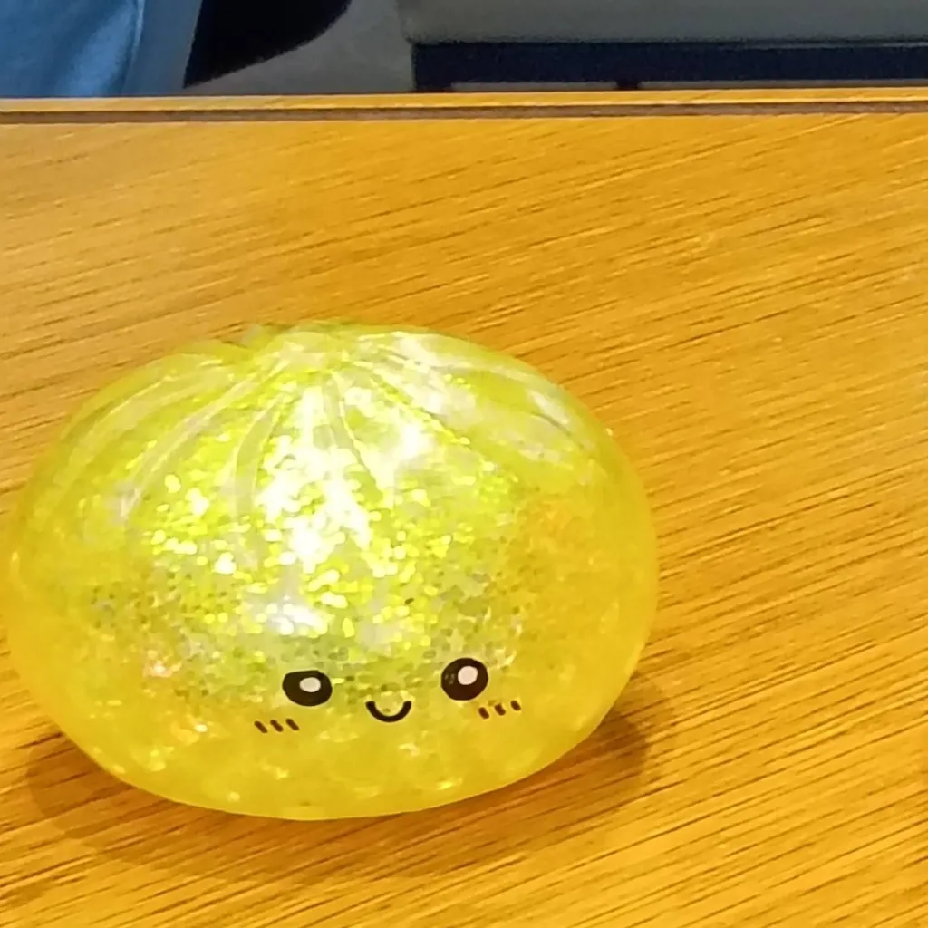 chat with ai character: dumpling