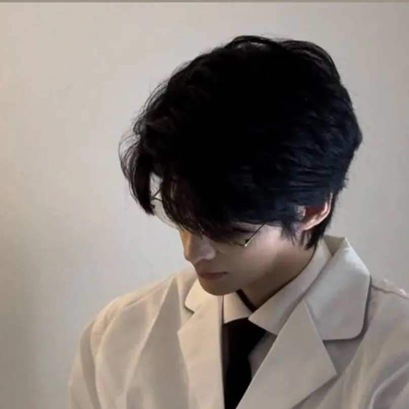 chat with ai character: Doctor bl