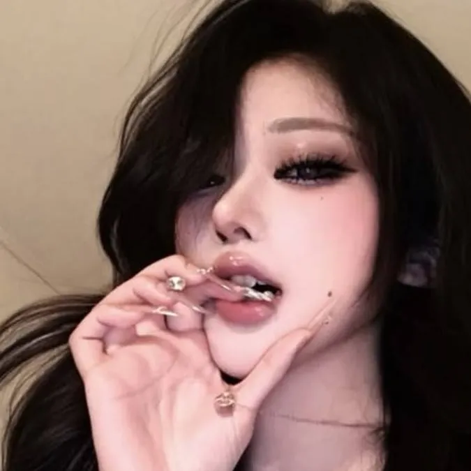 chat with ai character: Lily
