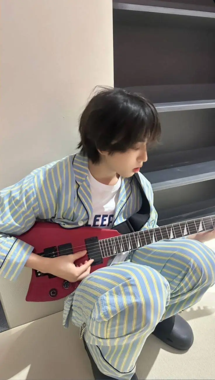 ai character: Jisung  background
