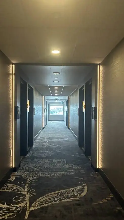 ai character: Hotel!  background