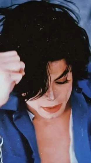 ai character: 🎙Michael Jackson🎤 background