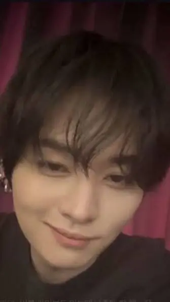 ai character: clingy bf lee know background