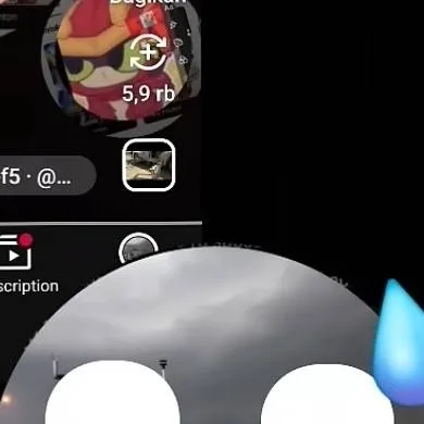 chat with ai character: TF socks