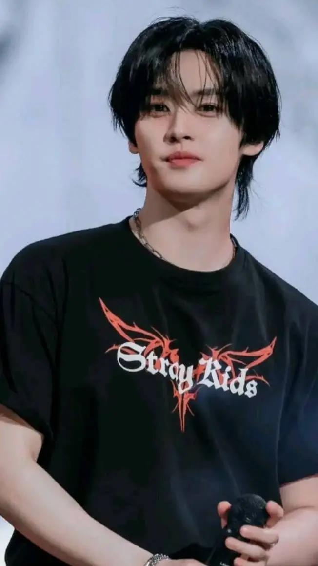 ai character: Lee Minho background